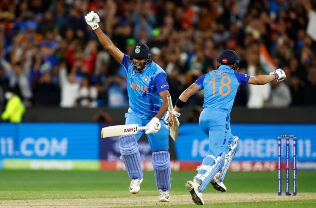 भारत ने पाकिस्तान को 4 विकेट से हराया